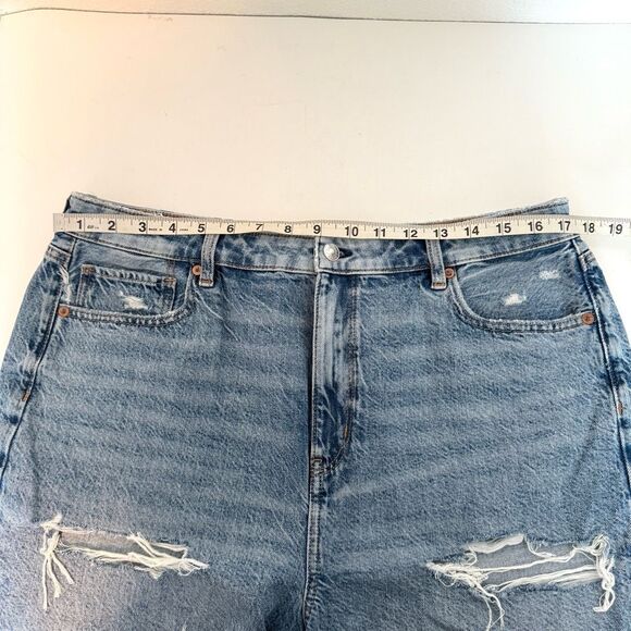 American Eagle Distressed Baggy Mom Short Size 16 - Picture 9 of 12